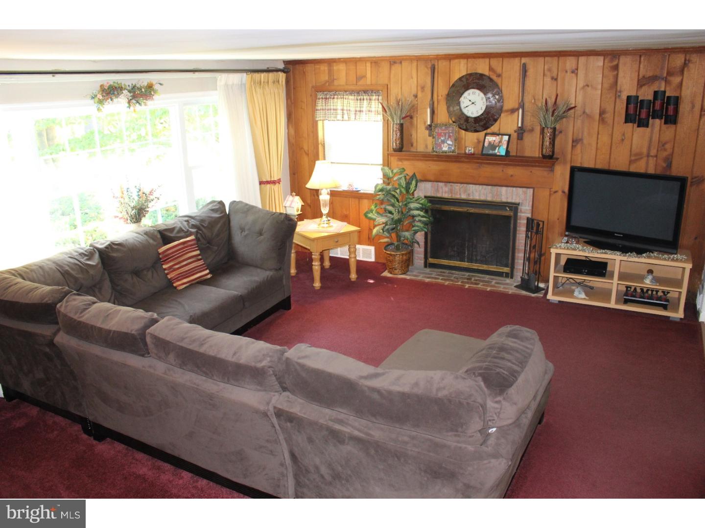148 Ashley Road Newtown Square, PA 19073 - Photo 2 of 15 Living Room