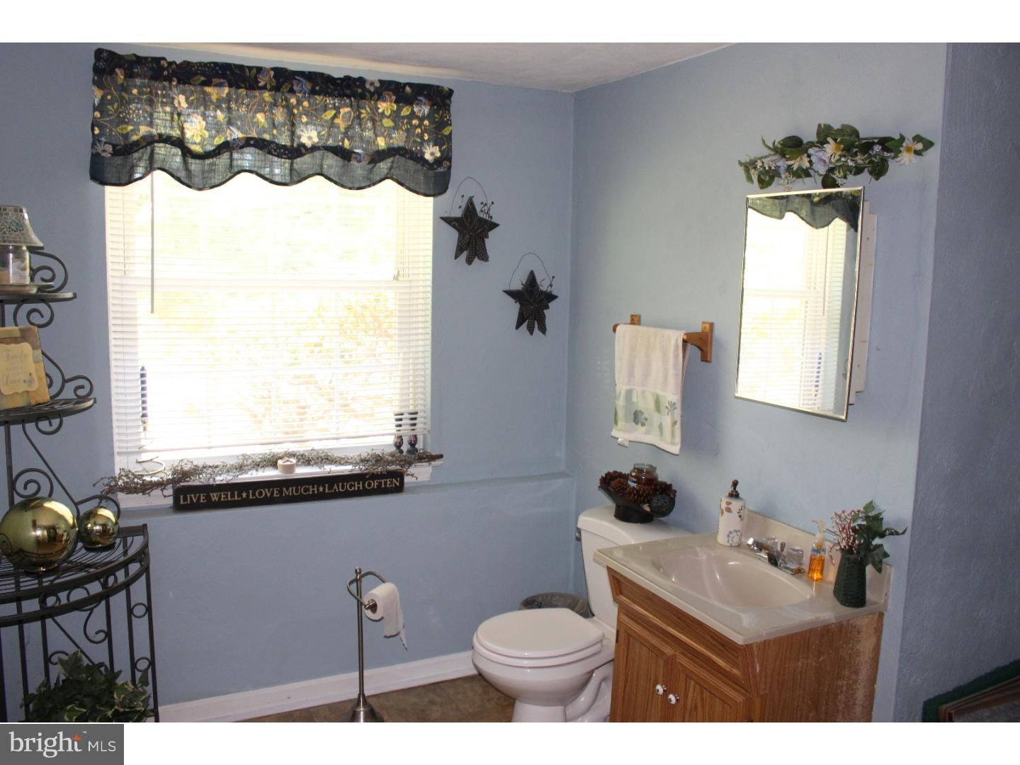 148 Ashley Road Newtown Square, PA 19073 - Photo 6 of 15 Bathroom