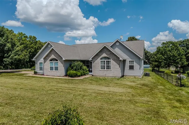 $257,000 | 19958 Ladera Road, Waynesville, MO 65583