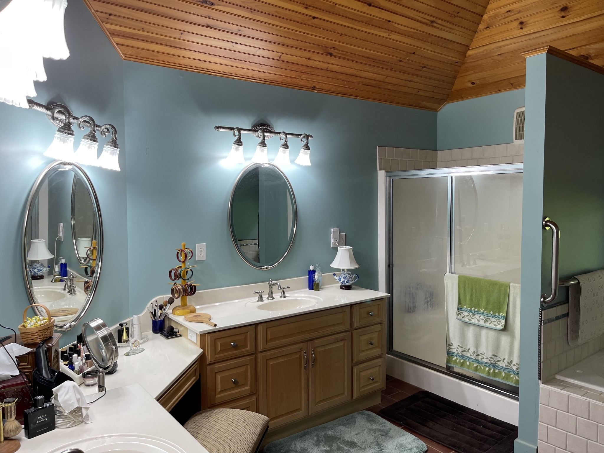 2058 Bodenham Road Pulaski, TN 38478 - Photo 17 of 38 a bathroom with a double vanity sink and a mirror