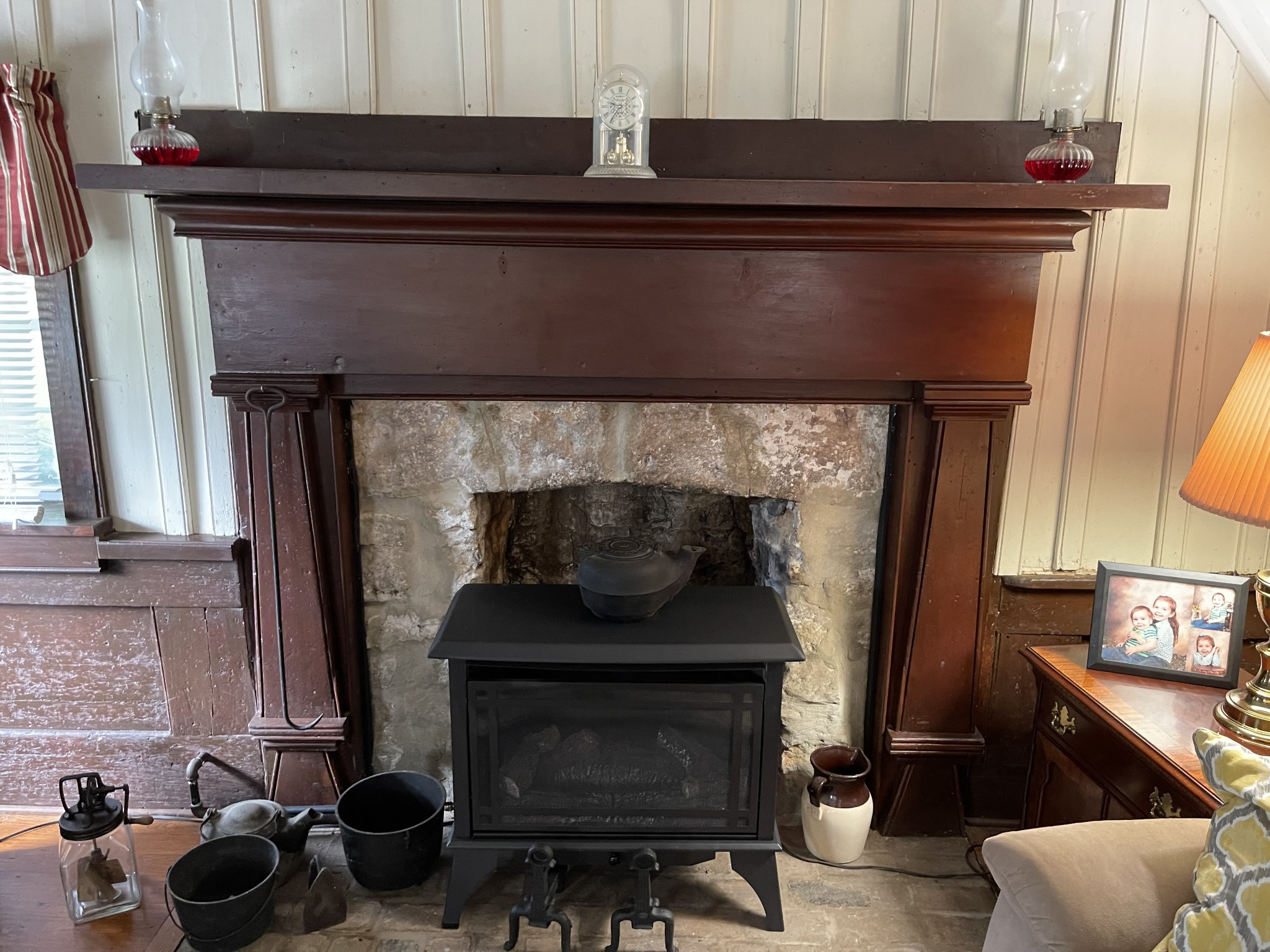2058 Bodenham Road Pulaski, TN 38478 - Photo 30 of 38 a close view of a fireplace in the kitchen