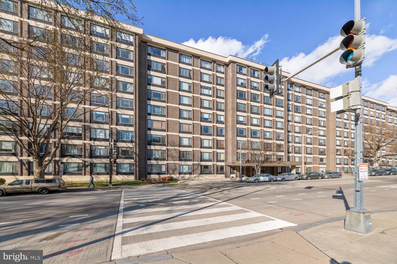 2501 Calvert Street Northwest, Unit 911 Washington, DC 20008 - Photo 13 of 23