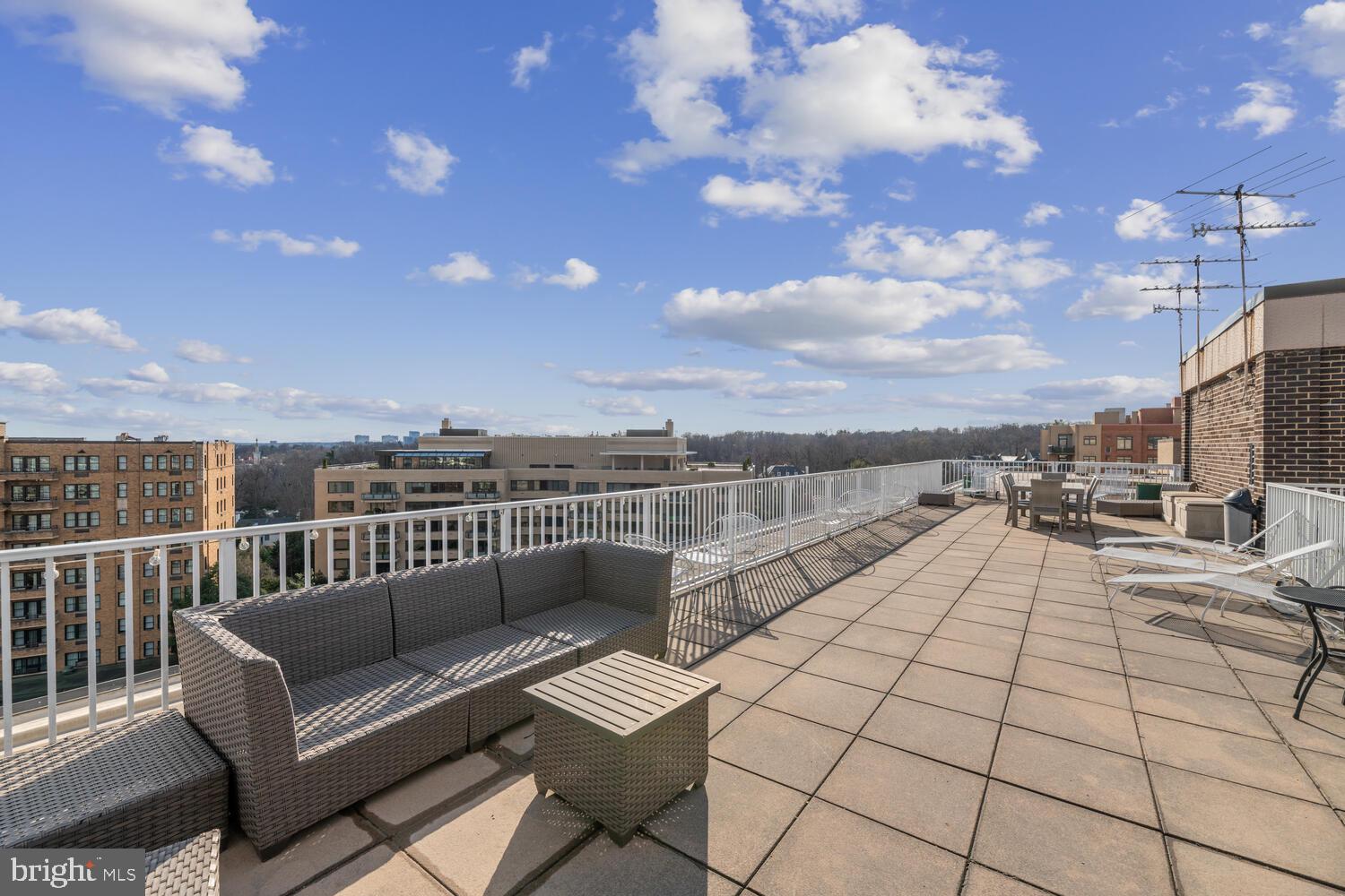 2501 Calvert Street Northwest, Unit 911 Washington, DC 20008 - Photo 22 of 23