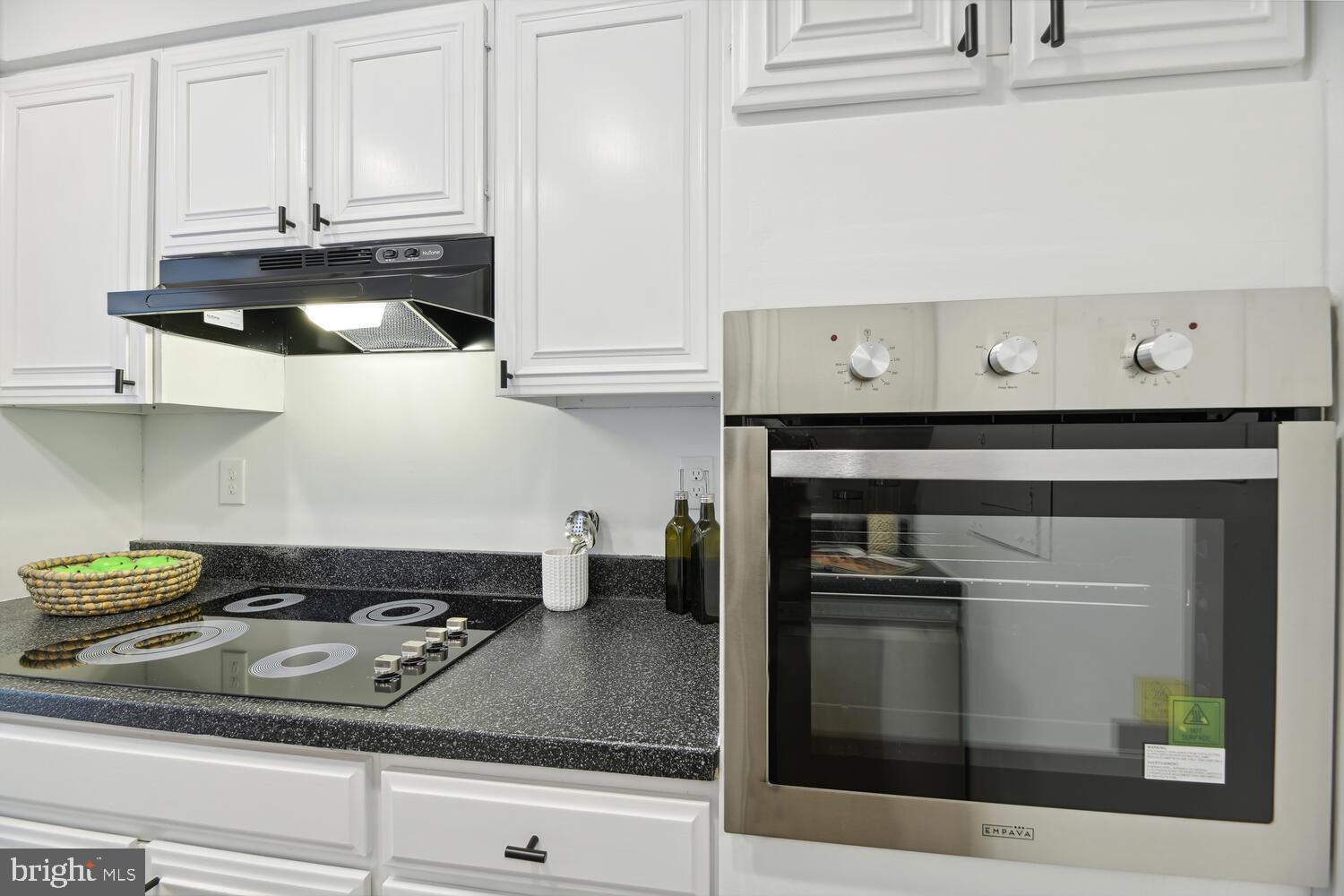 2501 Calvert Street Northwest, Unit 911 Washington, DC 20008 - Photo 6 of 23