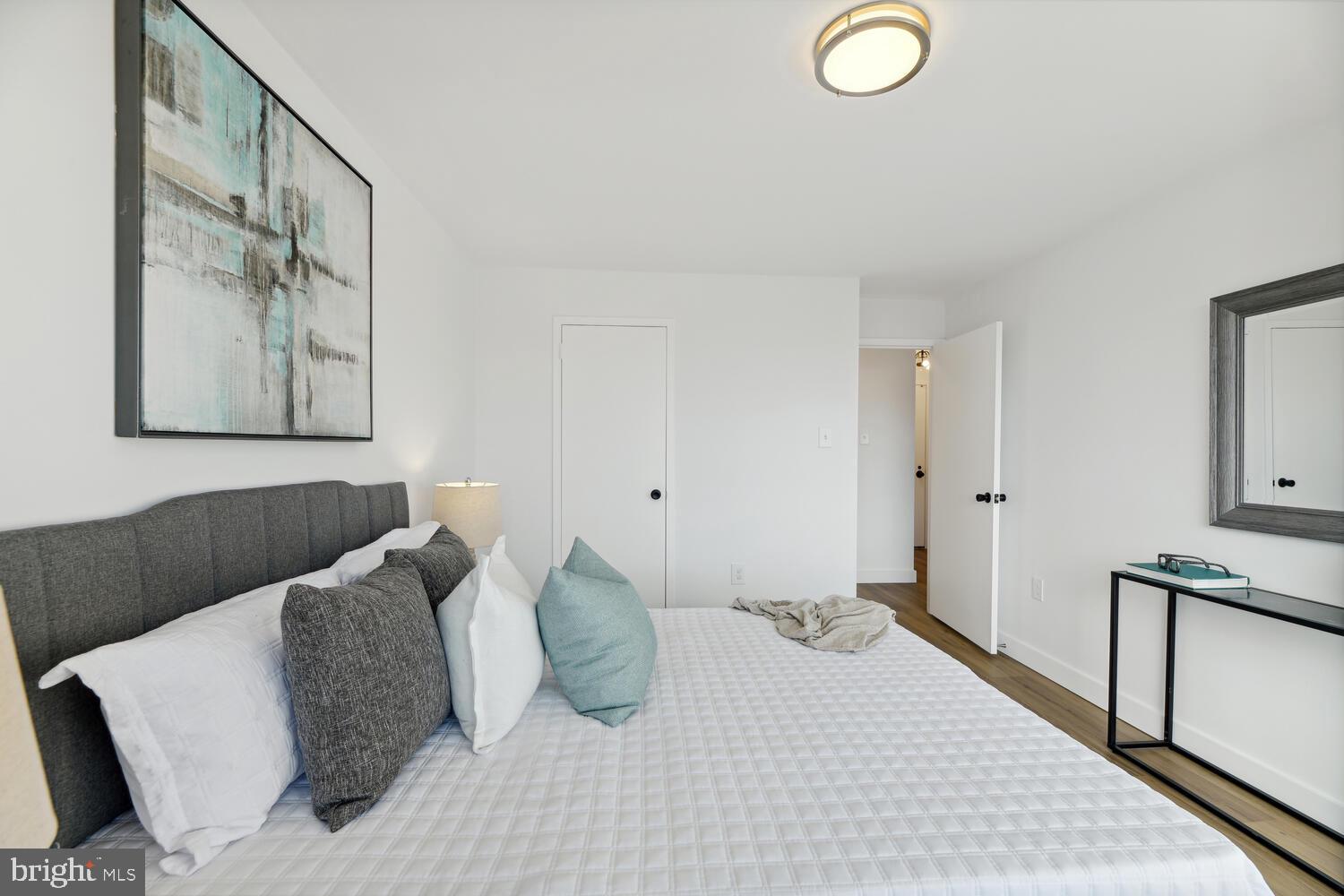 2501 Calvert Street Northwest, Unit 911 Washington, DC 20008 - Photo 10 of 23