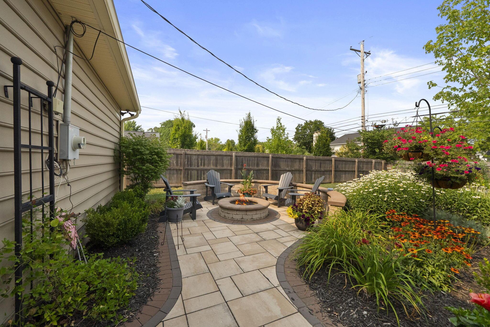 3956 Mountview Road Upper Arlington, OH 43220 - Photo 58 of 85 Fire pit