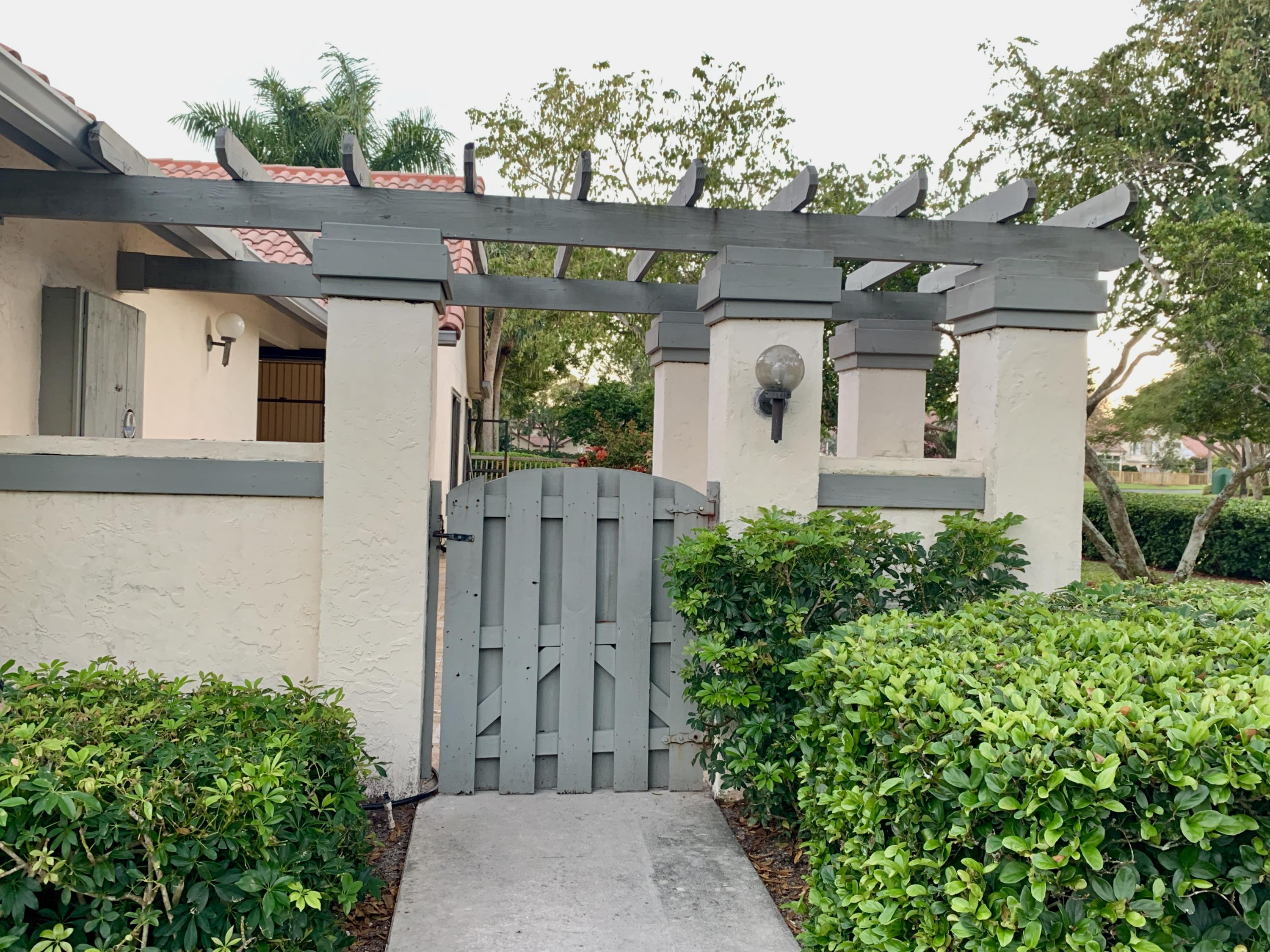 5546 Croydon Court Boca Raton, FL 33486 - Photo 26 of 73 Front Entrance