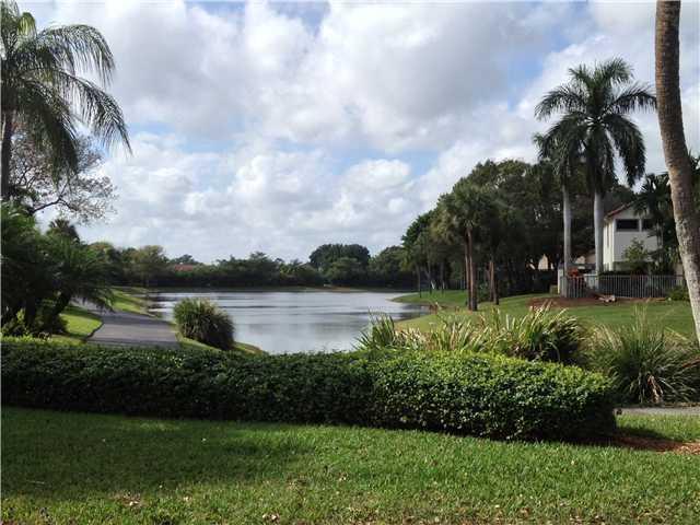 5546 Croydon Court Boca Raton, FL 33486 - Photo 3 of 73 Lake at Wimblendon Villas