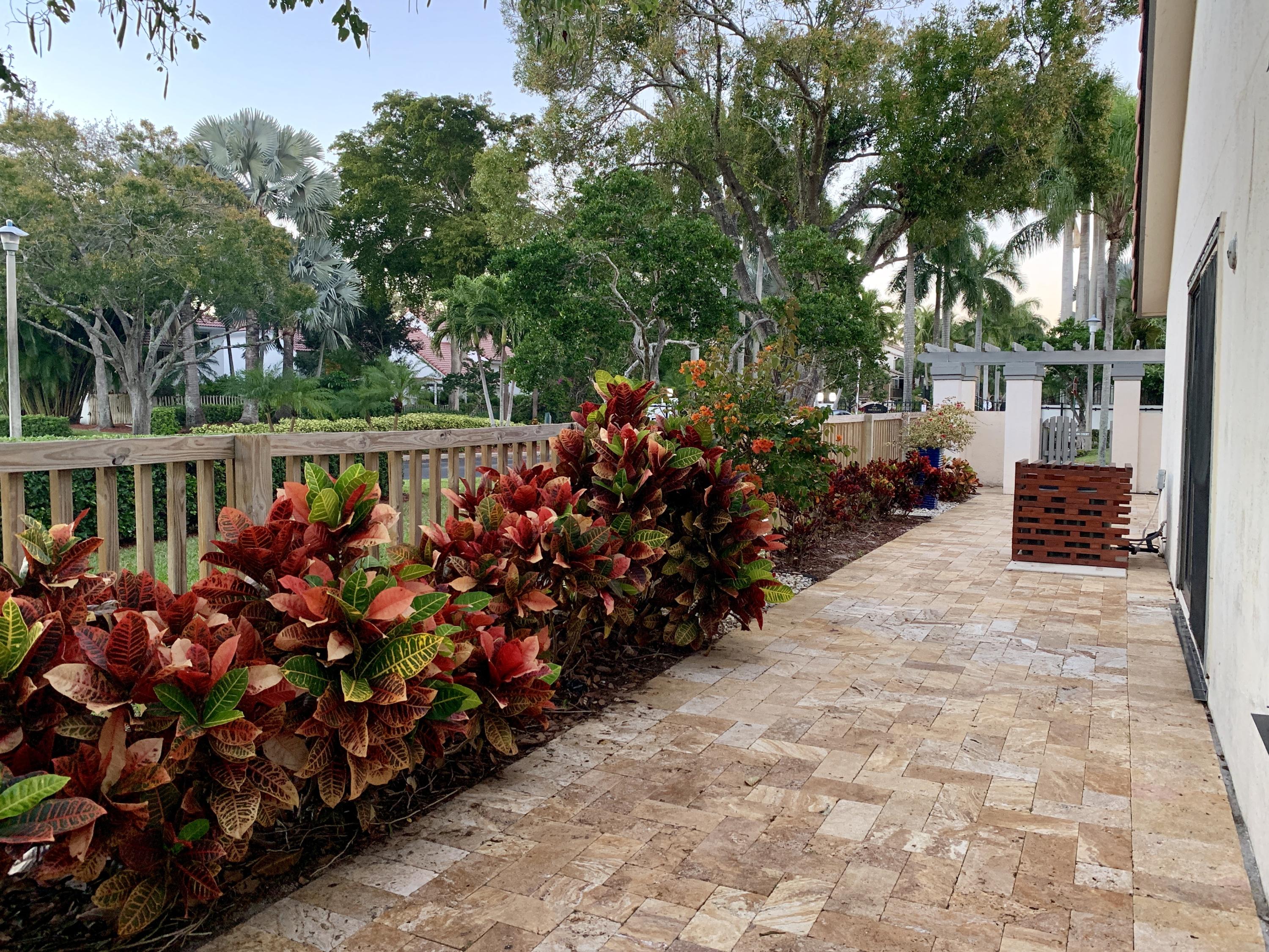 5546 Croydon Court Boca Raton, FL 33486 - Photo 36 of 73 Side Back Yard 3