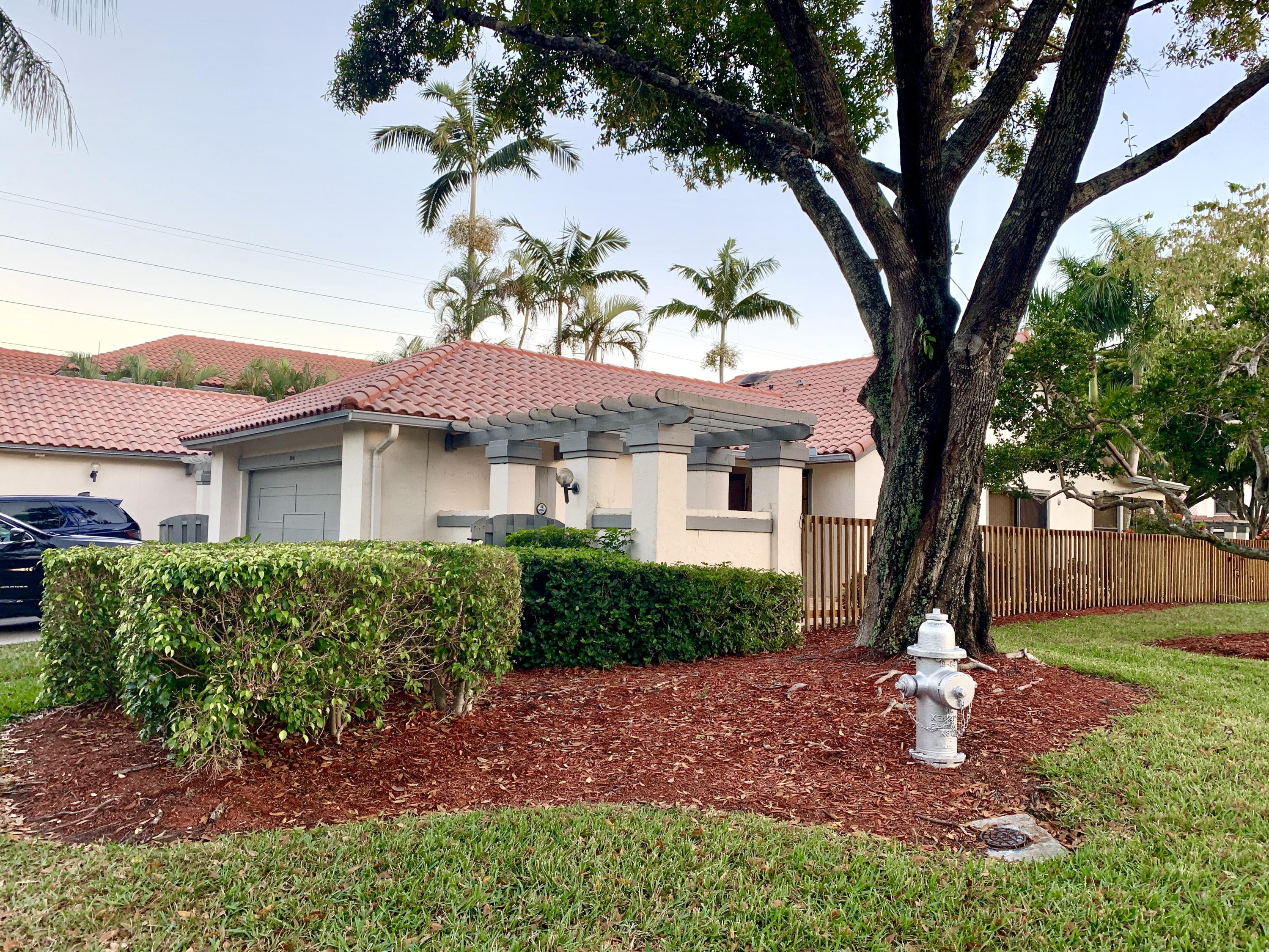 5546 Croydon Court Boca Raton, FL 33486 - Photo 6 of 73 OUTSIDE VIEWS