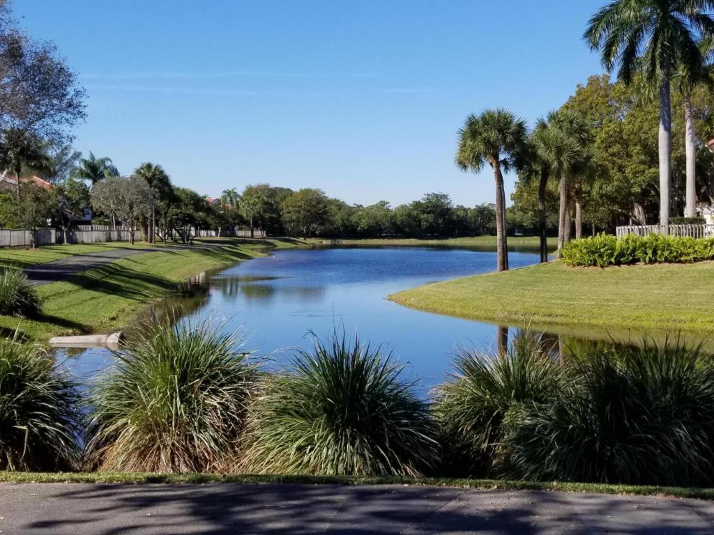 5546 Croydon Court Boca Raton, FL 33486 - Photo 8 of 73 Lake W Villas