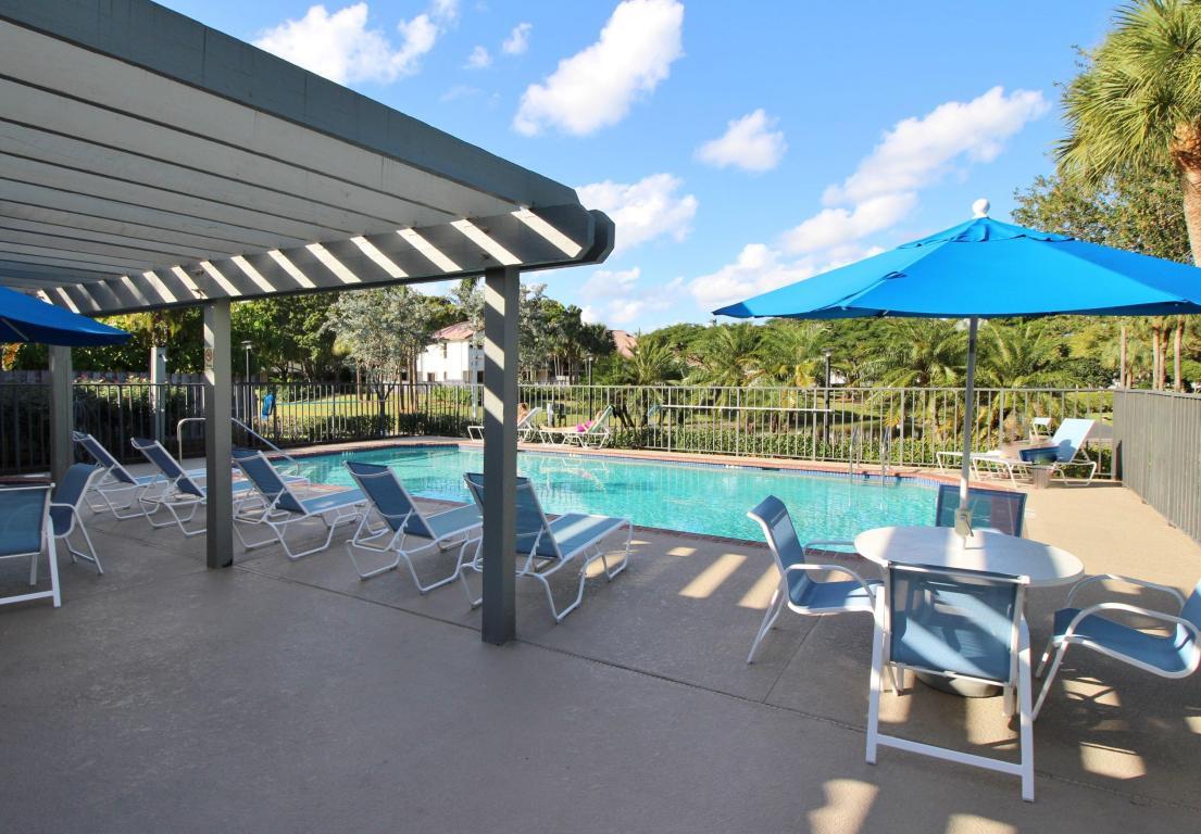 5546 Croydon Court Boca Raton, FL 33486 - Photo 9 of 73 Pool House on the lake