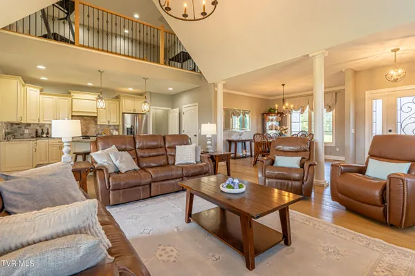 $669,000 | 15590 Piper Spg Avenue, Abingdon, VA 24210