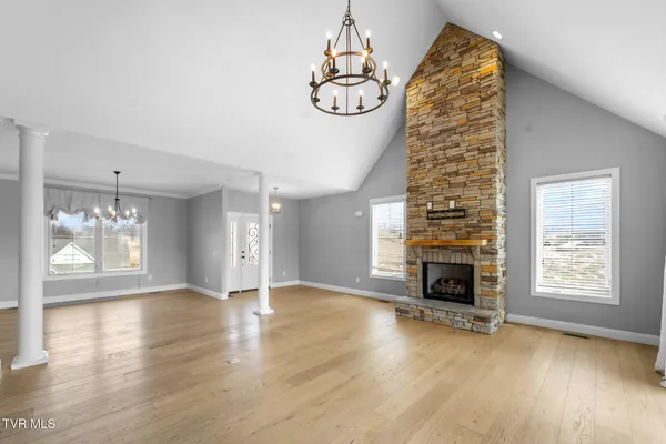 $669,000 | 15590 Piper Spg Avenue, Abingdon, VA 24210