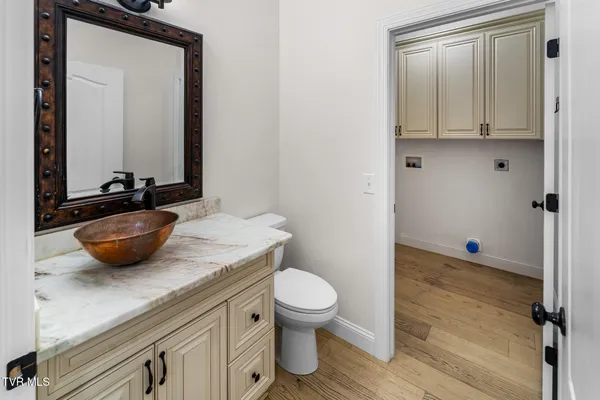 $669,000 | 15590 Piper Spg Avenue, Abingdon, VA 24210