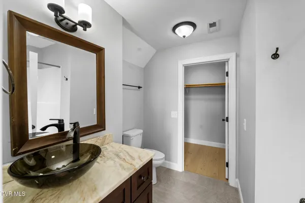 $669,000 | 15590 Piper Spg Avenue, Abingdon, VA 24210