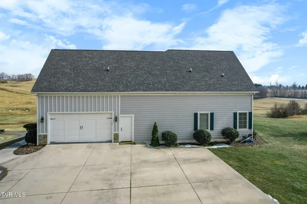 $669,000 | 15590 Piper Spg Avenue, Abingdon, VA 24210