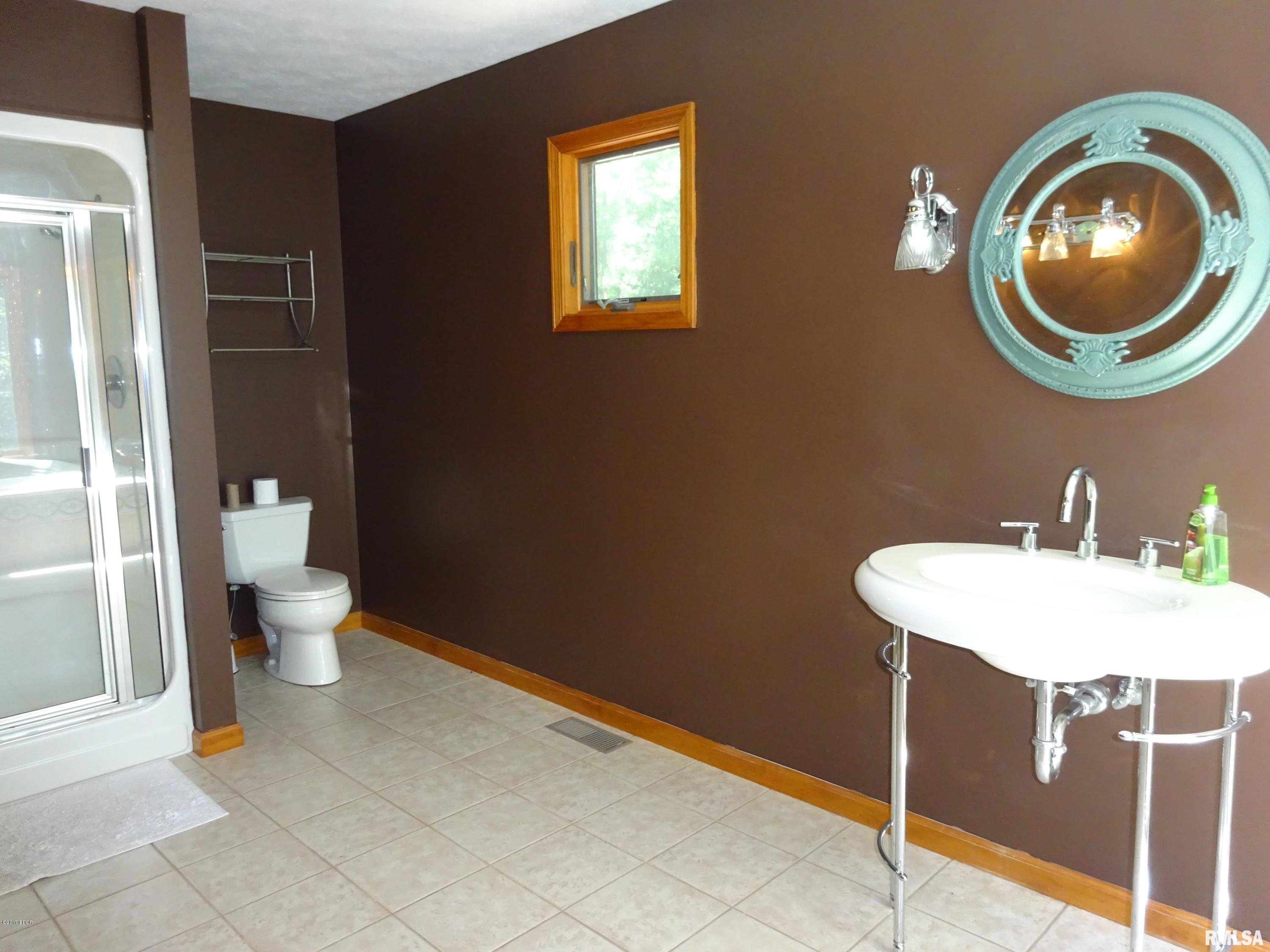120 Pearson Road Harrisburg, IL 62946 - Photo 17 of 36 Gallery Image 17