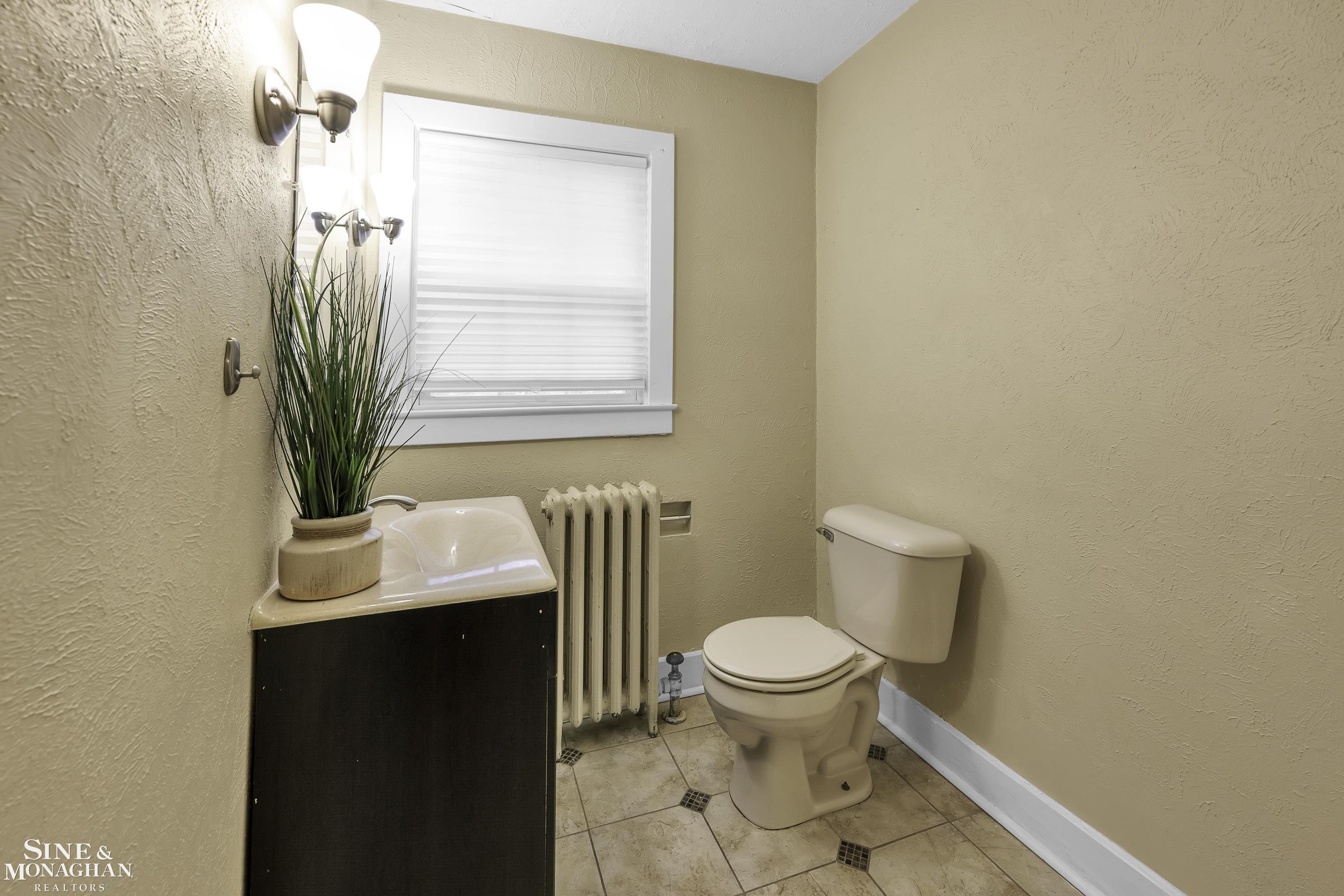 611 Fisher Road Grosse Pointe, MI 48230 - Photo 23 of 49 50158402-d74bfe3e-bda6-45dd-adfb-d8978d95d7ba.JPG