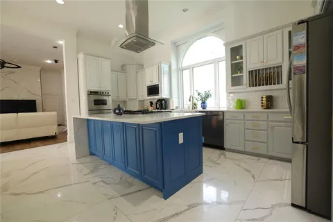 $1,200,000 | 911 Walnut Falls Circle, Mansfield, TX 76063