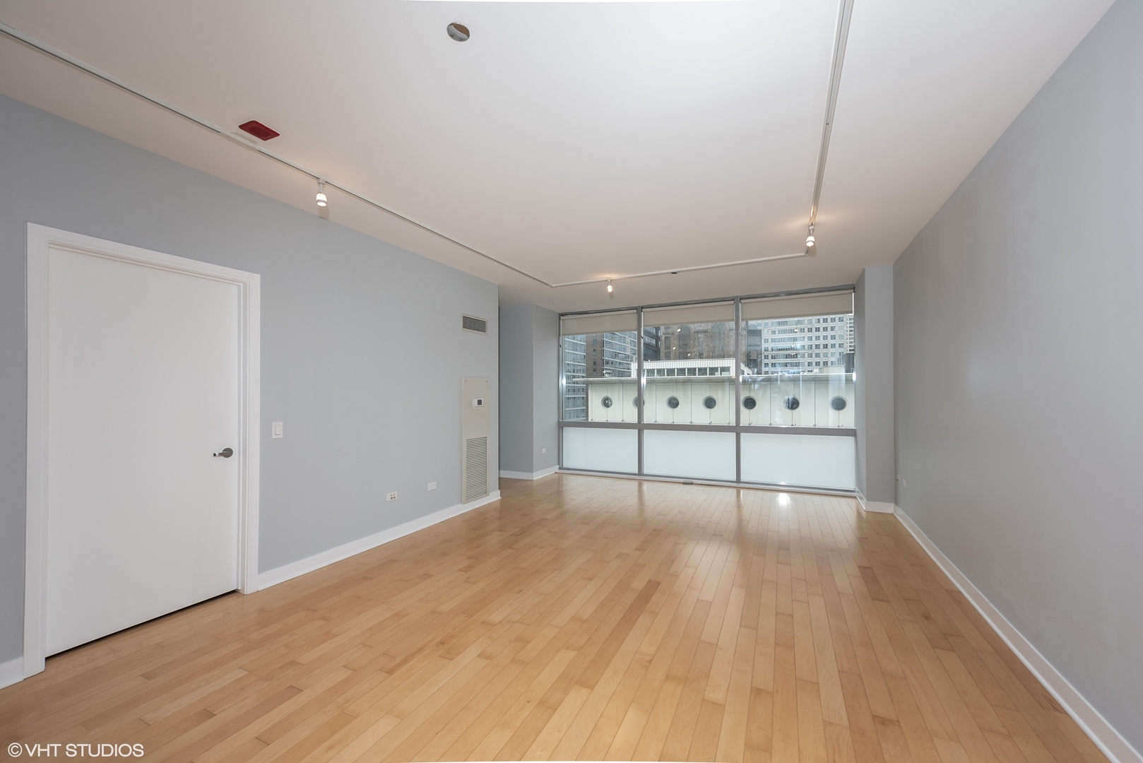 8 East Randolph Street, Unit 1607 Chicago, IL 60601 - Photo 6 of 12