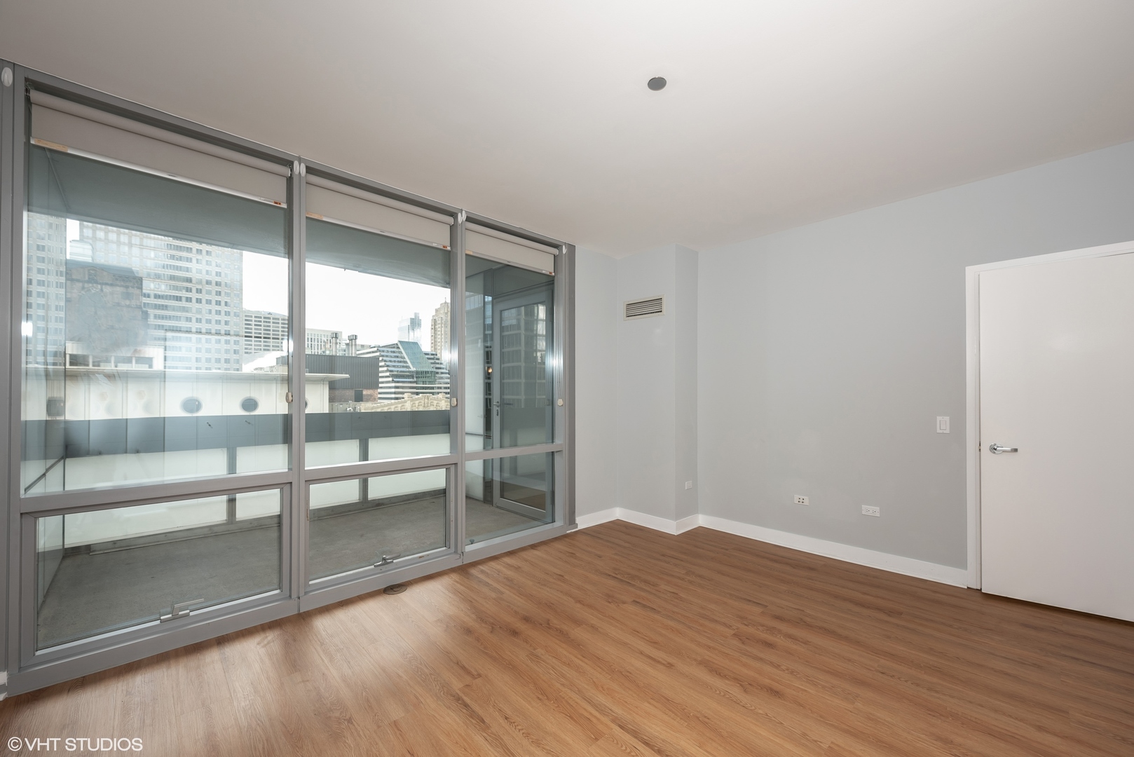 8 East Randolph Street, Unit 1607 Chicago, IL 60601 - Photo 10 of 12