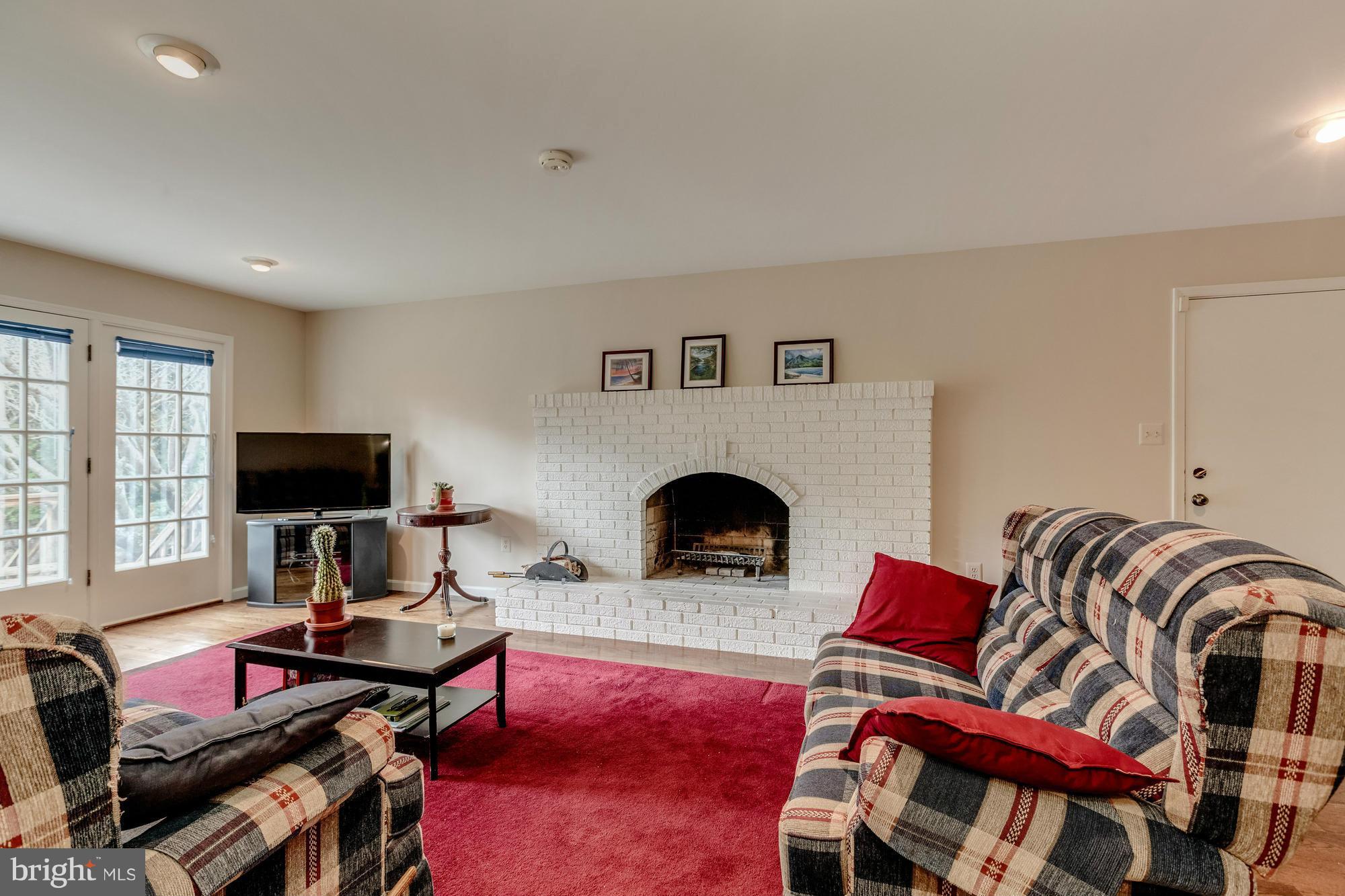 1200 Winter Hunt Road McLean, VA 22102 - Photo 11 of 25 Family Room