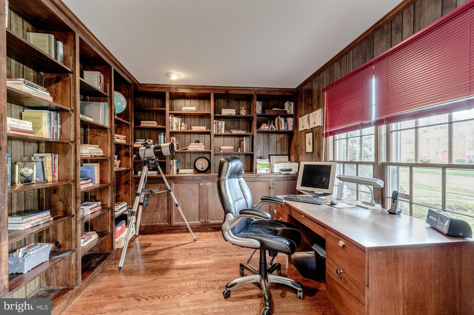 1200 Winter Hunt Road McLean, VA 22102 - Photo 12 of 25 Library