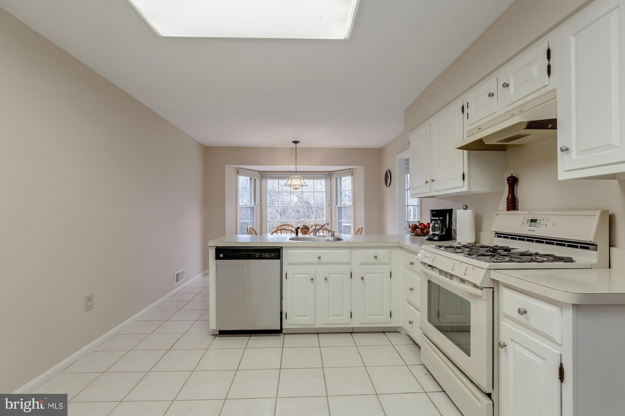 1200 Winter Hunt Road McLean, VA 22102 - Photo 7 of 25 Kitchen
