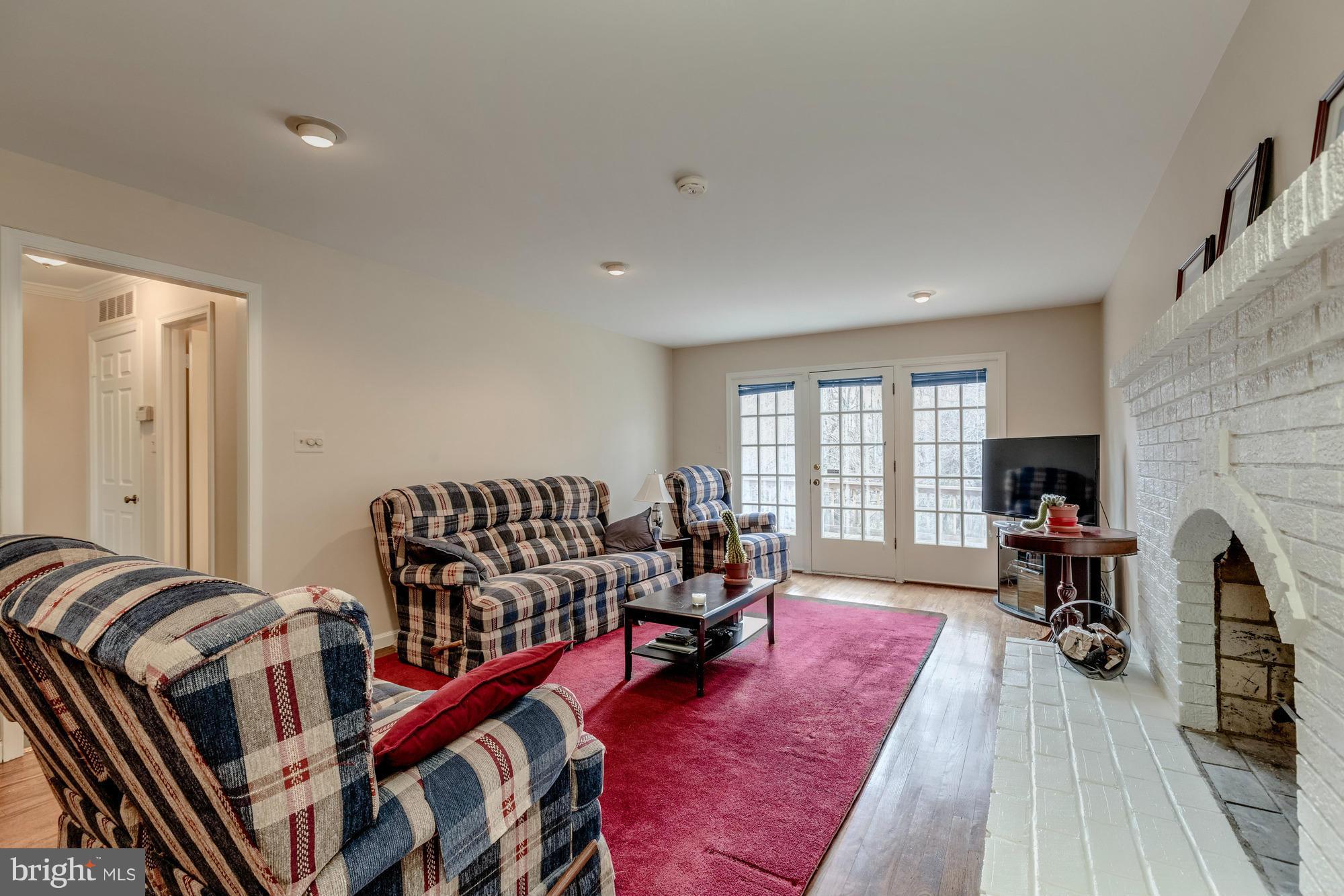 1200 Winter Hunt Road McLean, VA 22102 - Photo 10 of 25 Family Room