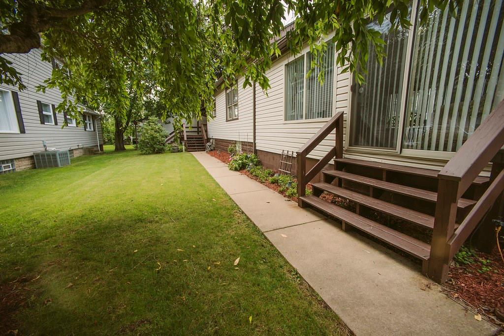 33 Community Springs Drive Rochester, PA 15074 - Photo 3 of 22 View of yard