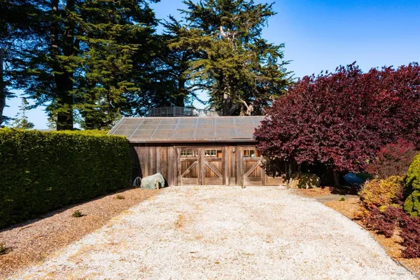 $1,995,000 | 32550 Navarro Ridge Road, Albion, CA 95410