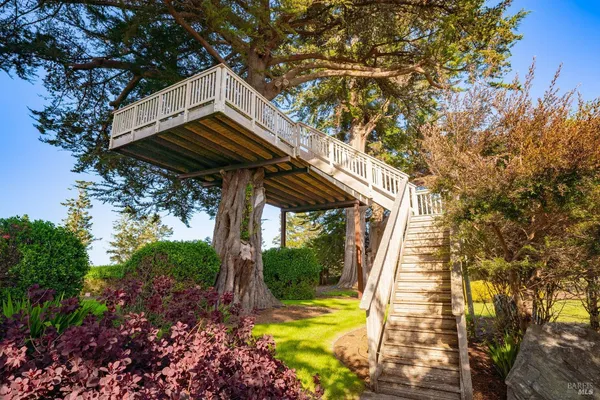 $1,995,000 | 32550 Navarro Ridge Road, Albion, CA 95410