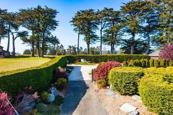 $1,995,000 | 32550 Navarro Ridge Road, Albion, CA 95410
