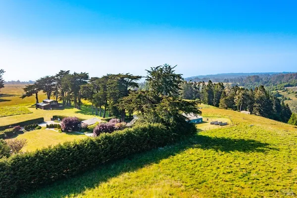 $1,995,000 | 32550 Navarro Ridge Road, Albion, CA 95410