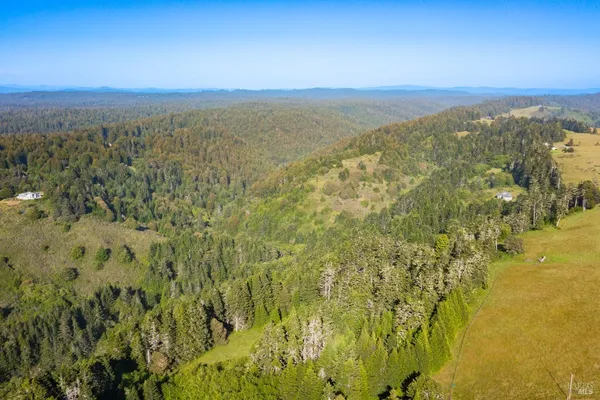 $1,995,000 | 32550 Navarro Ridge Road, Albion, CA 95410