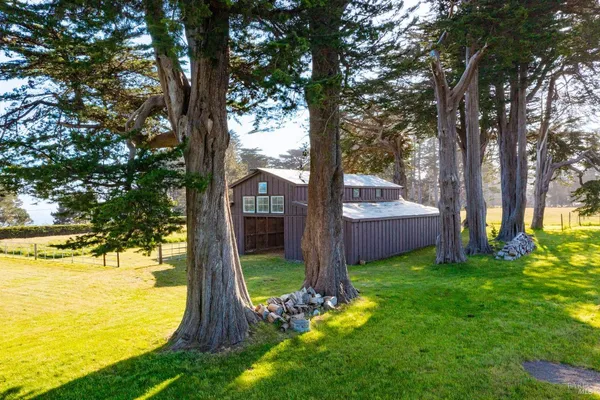 $1,995,000 | 32550 Navarro Ridge Road, Albion, CA 95410