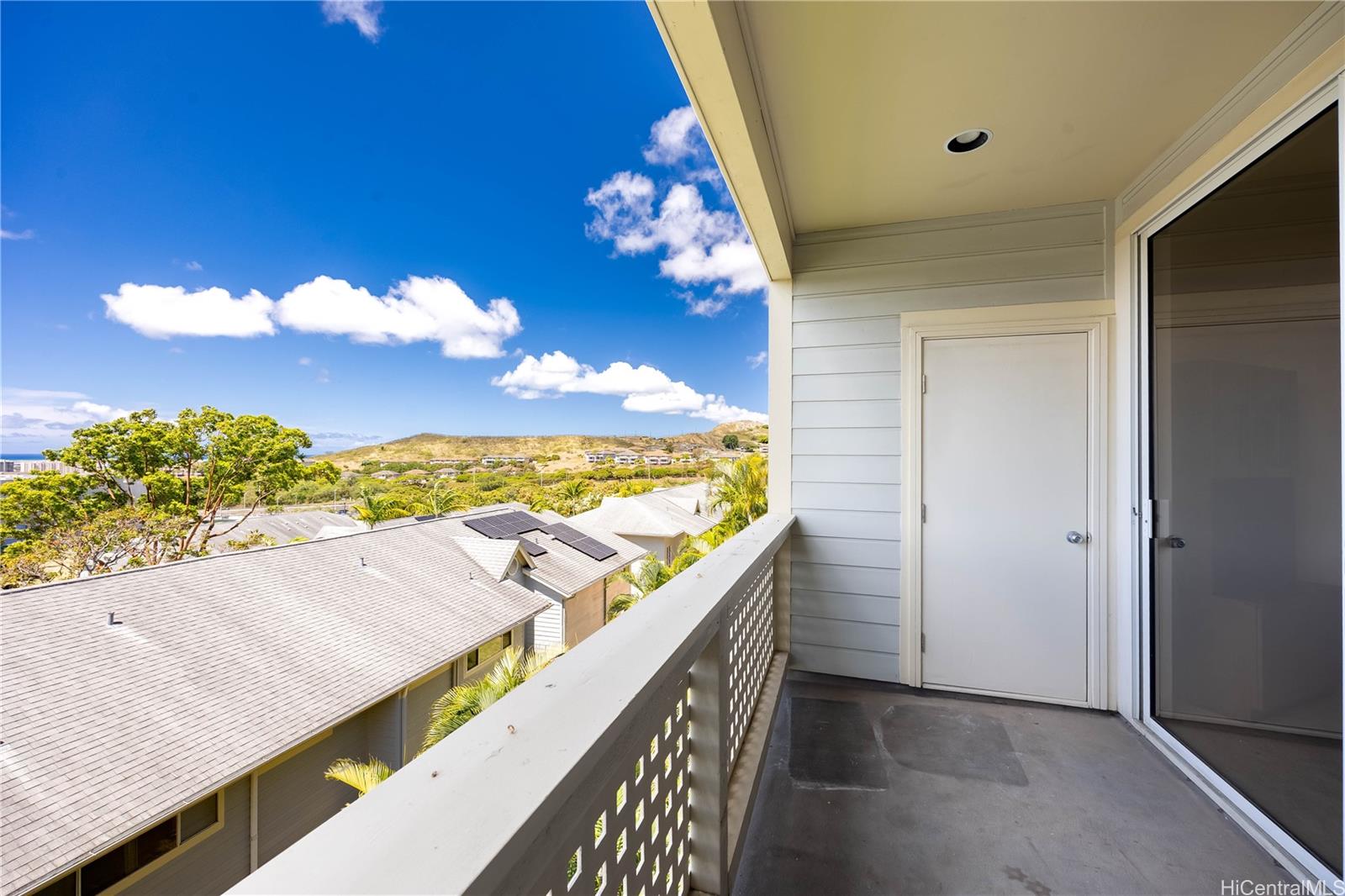 1305E Moanalualani Place, Unit 25C Honolulu, HI 96819 - Photo 6 of 21 a view of an entryway