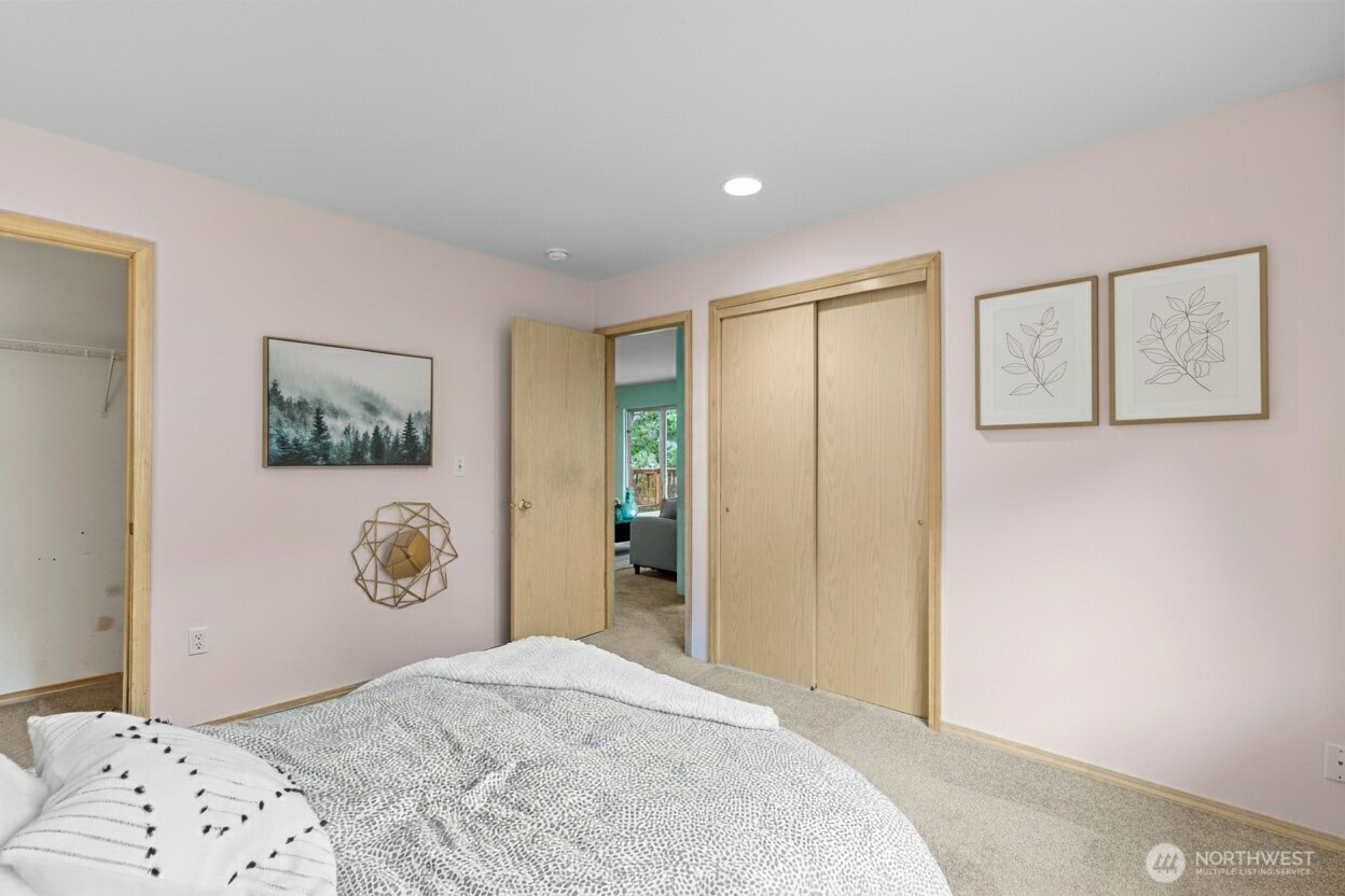 605 40th Place Everett, WA 98201 - Photo 30 of 39 a bedroom with a bed and a window