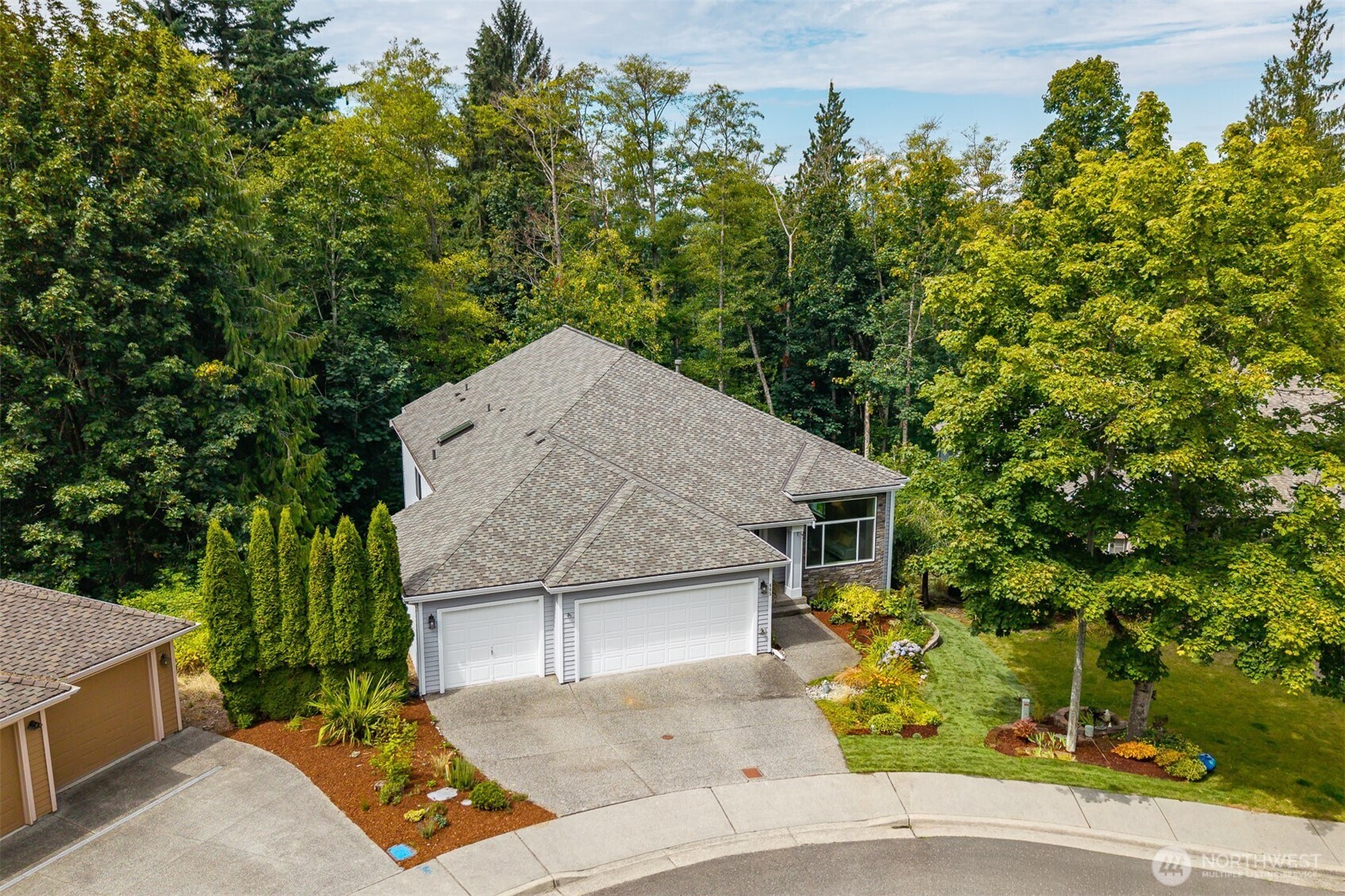 605 40th Place Everett, WA 98201 - Photo 3 of 39 an aerial view of a house