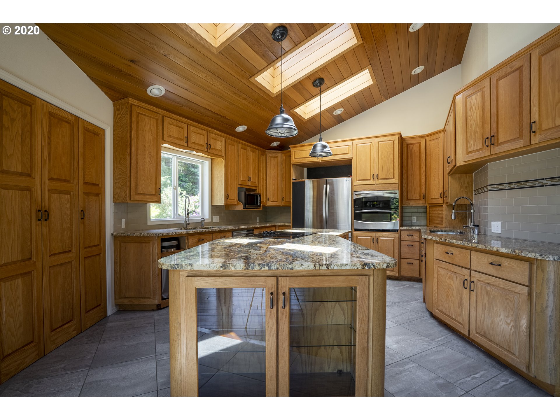 62743 Crown Point Road Coos Bay, OR 97420 - Photo 14 of 32