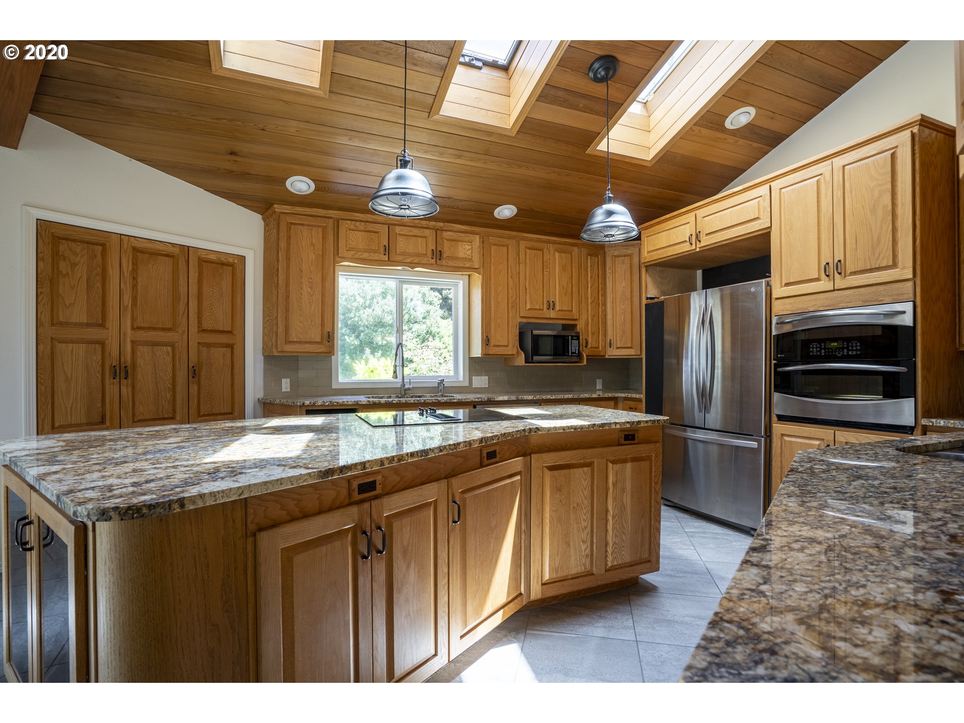 62743 Crown Point Road Coos Bay, OR 97420 - Photo 15 of 32