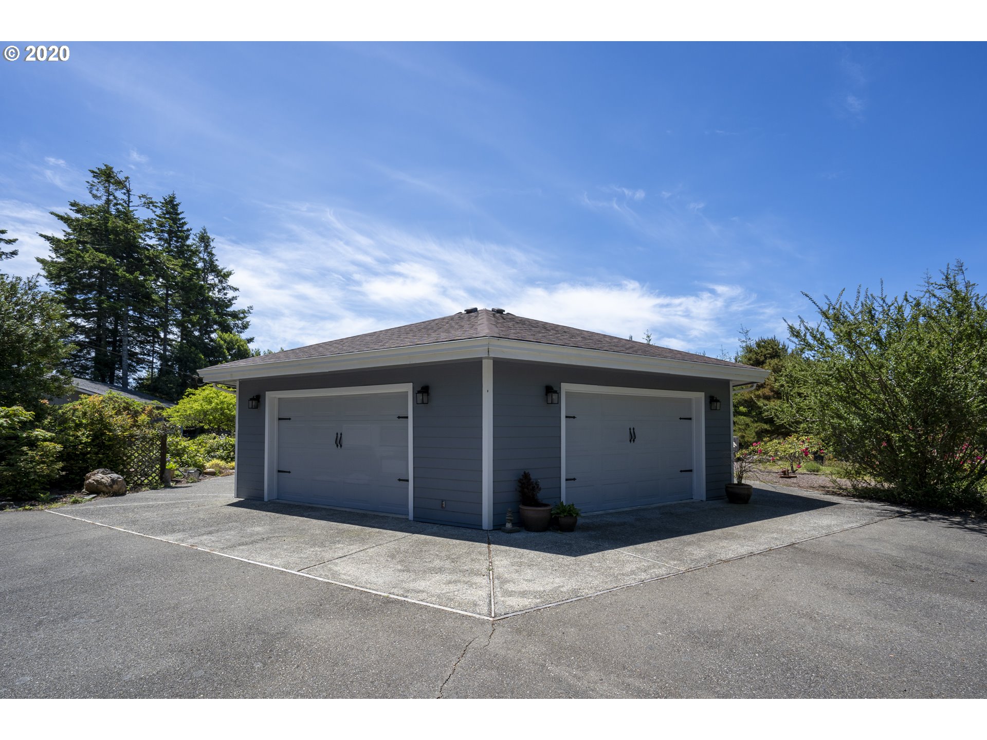 62743 Crown Point Road Coos Bay, OR 97420 - Photo 4 of 32