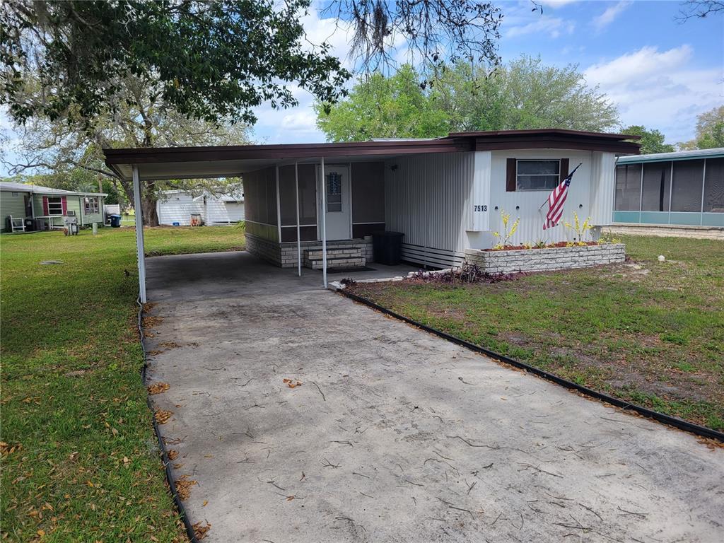 7513 Highpoint Boulevard Brooksville, FL 34613 - Photo 2 of 18