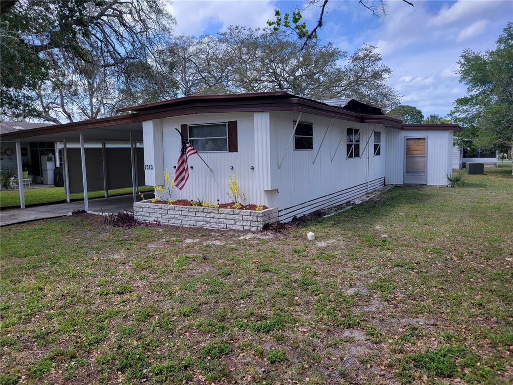 7513 Highpoint Boulevard Brooksville, FL 34613 - Photo 3 of 18