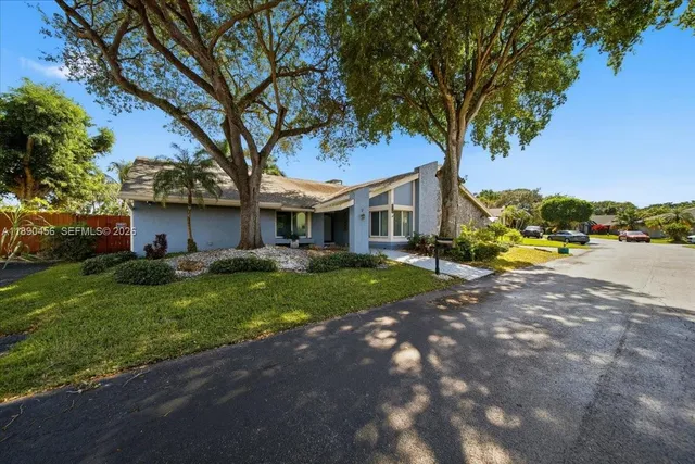 $6,800 | 960 Bayberry Point Drive, Plantation, FL 33324