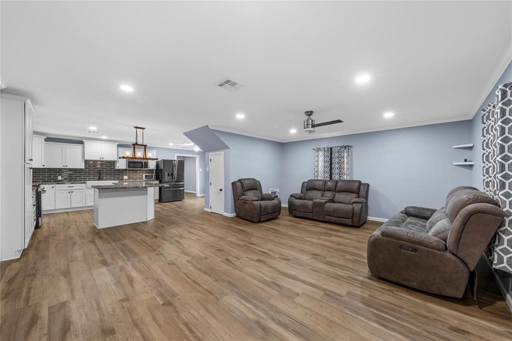 1014 Ranchito Road Bellmead, TX 76705 - Photo 8 of 37