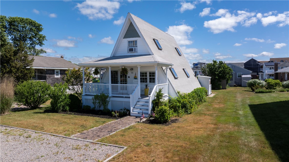 11 Collins Avenue Westerly, RI 02891 - Photo 2 of 43