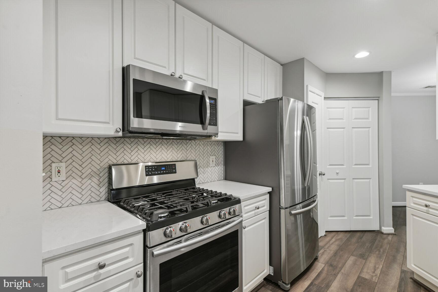 5563 Seminary Road, Unit 216 Falls Church, VA 22041 - Photo 11 of 44 Gas range, Built-in Microwave, Double-door fridge