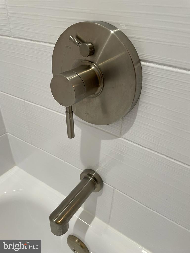 5563 Seminary Road, Unit 216 Falls Church, VA 22041 - Photo 26 of 44 Bath fixtures